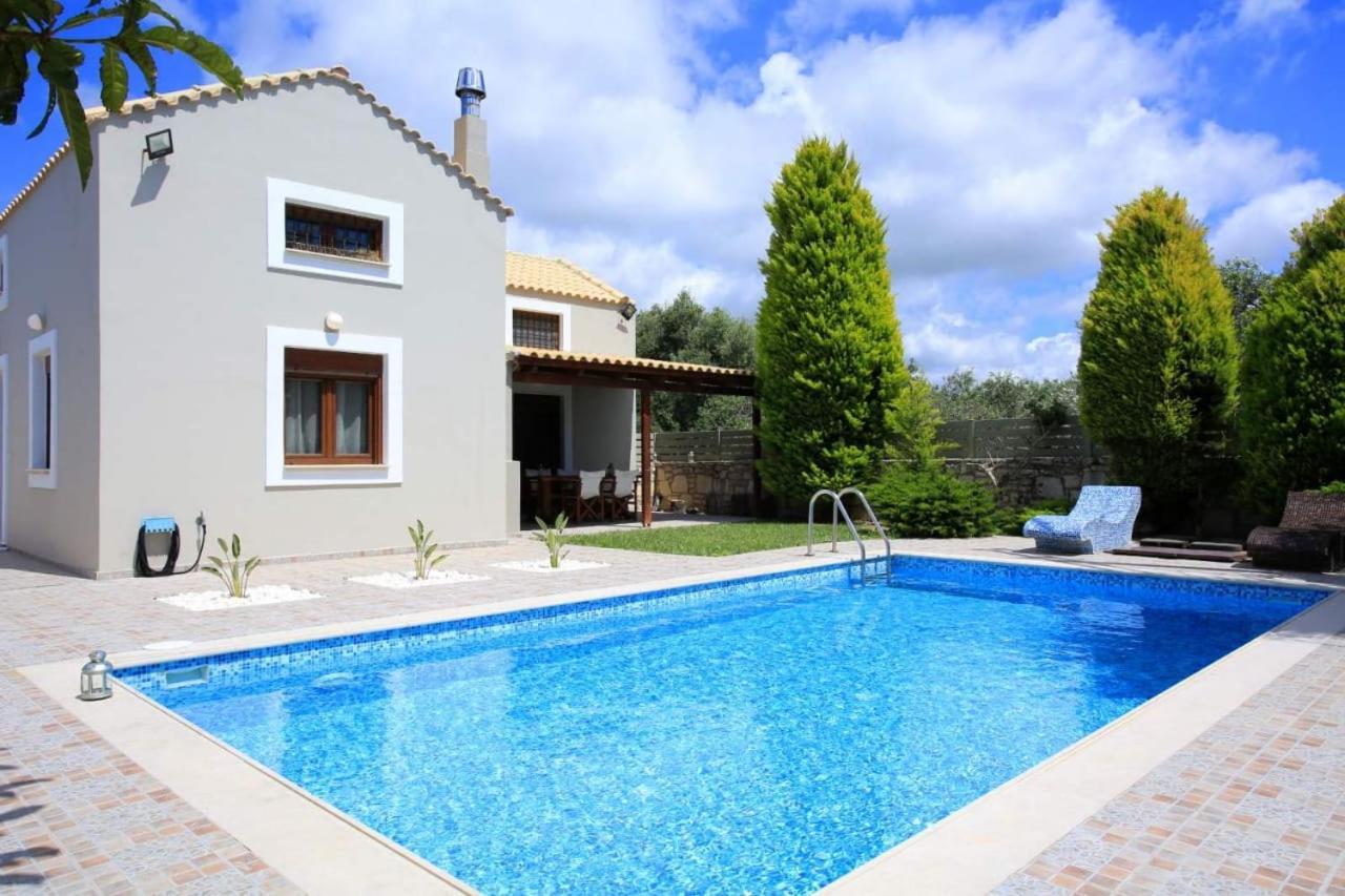 Katerina With Private Pool Appartement *